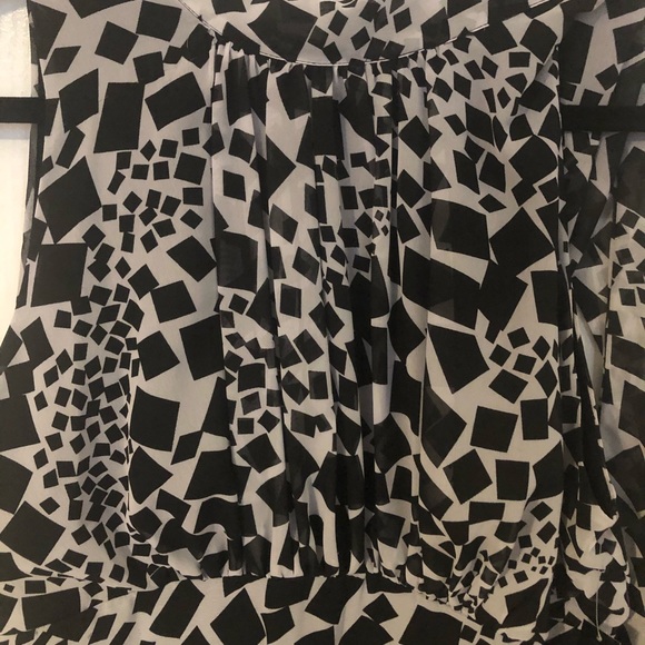 Black and white dress never worn - Picture 2 of 4